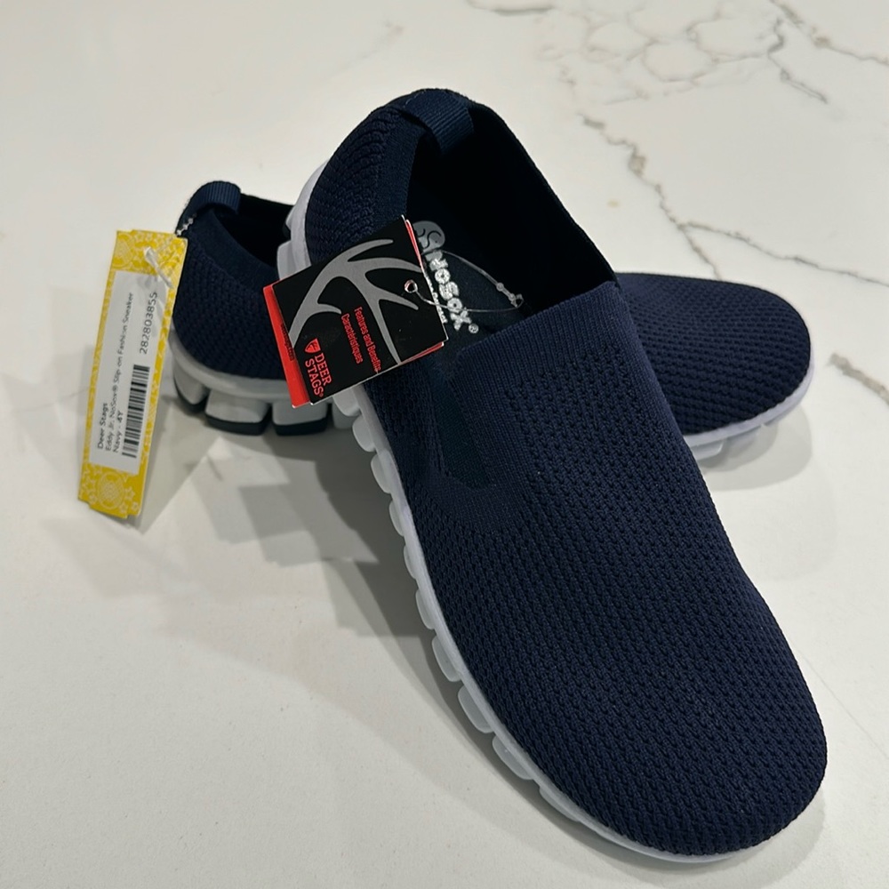 NWT boys 4Y slip-on sneaker - Navy
